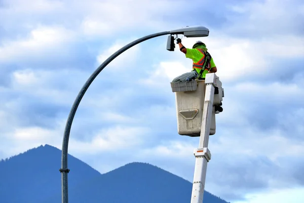 Wide Low Angle View Professional City Worker Replacing Fixing Street — Stock Photo, Image