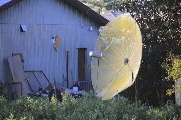 Old and Rusting Satellite Dish — Stock Photo, Image