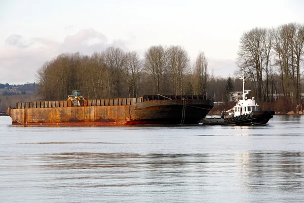 Tug and Over-Sized Barge — Stock Photo, Image