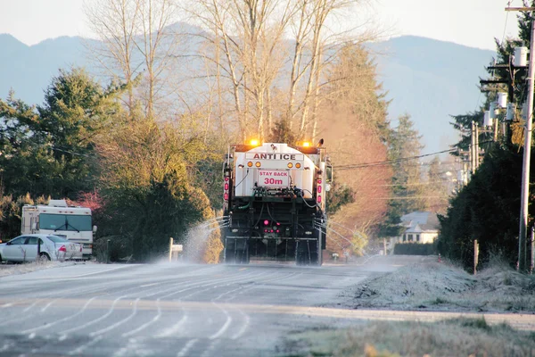 Camion de dégivrage au travail — Photo