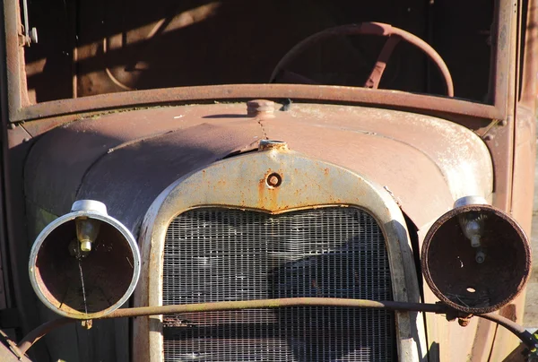 Carro antigo vintage — Fotografia de Stock