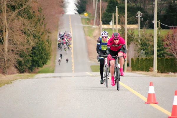 Kaksi pyöräilijää Kilpailu — kuvapankkivalokuva