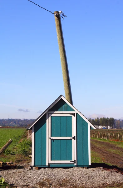 小さな屋外実用性の小屋 — ストック写真