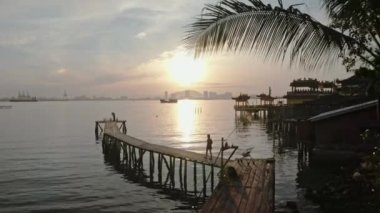 George Town 'daki Rıhtımda İHA.