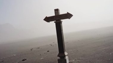 Bromo Tengger Semeru 'daki Caldera' ya işaret direği