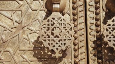 Dar Al-Makhzen 'in Altın Kapı Dekorasyonu