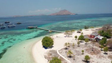 Kanawa Adasının Turist Plajında İnsansız Hava Aracı