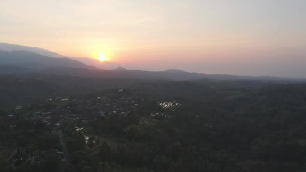 Drone flyg över terrasserade Paddy Field på Bali — Stockvideo