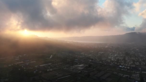 Drone Over Landskab Af Græsland Og Flod – Stock-video