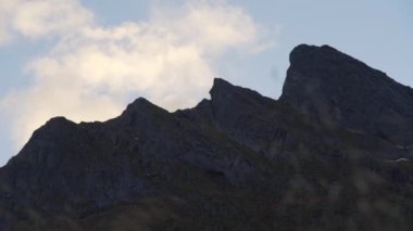 Mavi Gök Altında Rocky Dağı Tepeleri