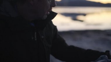 Kışın Polonyalılarla Çadır Kuran Adam