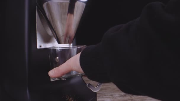 Freshly Ground Coffee From Grinder — Stockvideo
