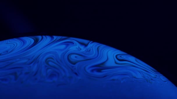 Mesmerizing Abstract Macro Shot of Blue Flowy Lines from Liquid Solution — Stock Video