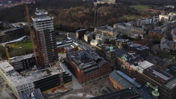 Drohnenflug über der Stadt Carlsberg — Stockvideo