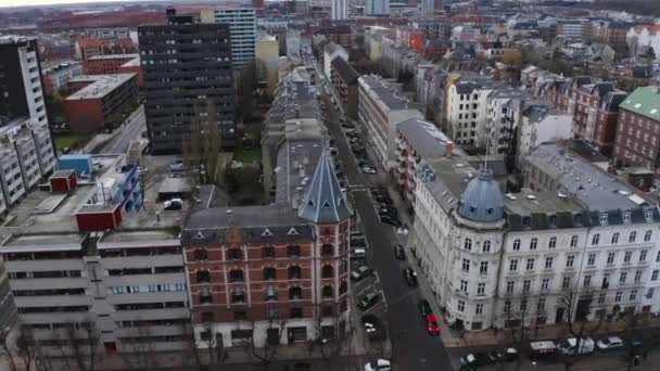 Dron nad městem Frederiksberg — Stock video