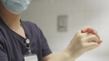 Doktor Tamamen Temizleyen Eller