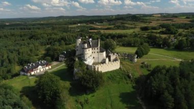 Tepedeki Bobobit Kalesi üzerinde İHA uçuşu