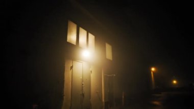 Şehir Limanı Sanayi Binası Sisli Gece