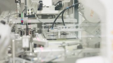 Tıbbi Malzemelerin Robot Kolu Taşıma