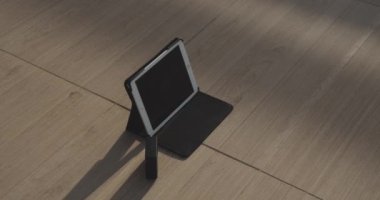 Bir Ipad ve Bluetooth Hoparlörünün Açık Çekimi