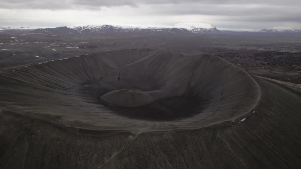 Drone du cratère du volcan en Islande — Video