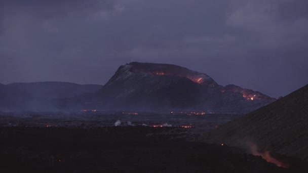 レイキャーンズのファグラダルフィヨルド火山の解体 — ストック動画