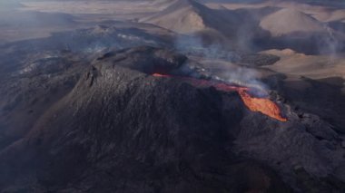 Fagradalsjall Yanardağı üzerinde İHA Uçuşu