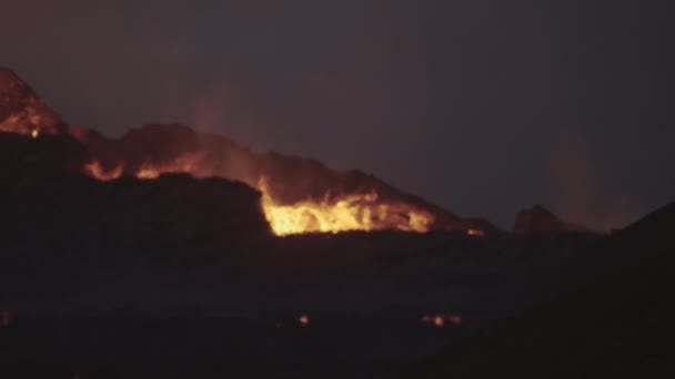 Molten Lava Erupting From Fagradalsfjall Volcano — Stok Video