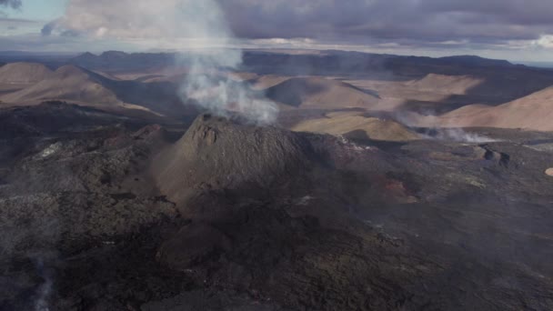 Dron nad wybuchem wulkanu Fagradalsfjall — Wideo stockowe