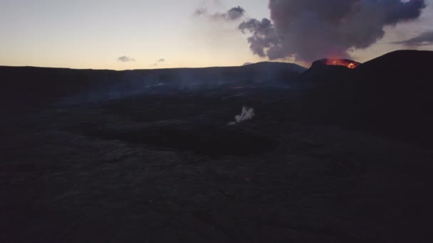 Drone Over Burning Landskap Av Lava Från Fagradalsfjall Vulkan — Stockvideo