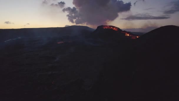 Drone Over Burning Landskap Av Lava Från Fagradalsfjall Vulkan, Island — Stockvideo