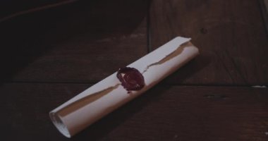Kırmızı Balmumu Mühürlü Eski Parşömen 'in Sabit Çekimi