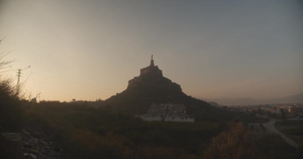 스페인 의 몬티 구도 의 그리스도 가 견고 한 사격을 받고 멀리 서 체포되다 — 비디오