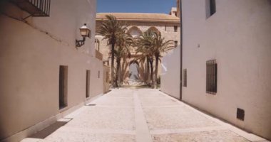 Tabarca 'nın Küçük Adası' ndaki eski bir İspanyol köyünden esinlenilmiş evler