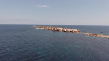 İHA İlerliyor Muhteşem Tabarca Adası 'nı gözler önüne seriyor
