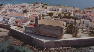 Muhteşem Tabarca Adası 'nın yörüngesinde bir hava aracı vuruldu.