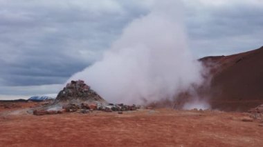 İzlanda 'da Buharlı Jeotermal Havalandırma