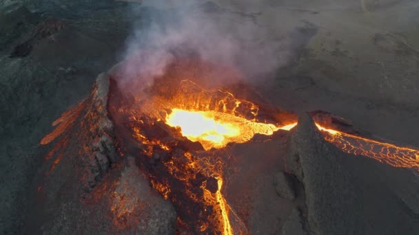 雷克雅未斯半岛火山喷发过程中的拉瓦号汽笛 — 图库视频影像