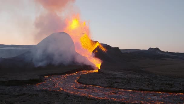 Lava Flow From Erupting Fagradalsfjall Volcano In Reykjanes Peninsula, Iceland — стокове відео