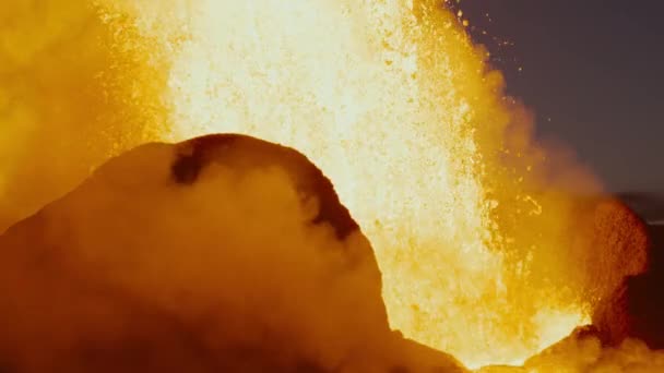 Lava Erupting Από Fagradalsfjall Ηφαίστειο — Αρχείο Βίντεο