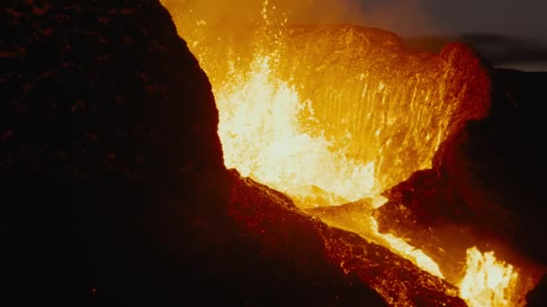 Lava From Erupting Fagradalsfjall Volcano — Stock Video