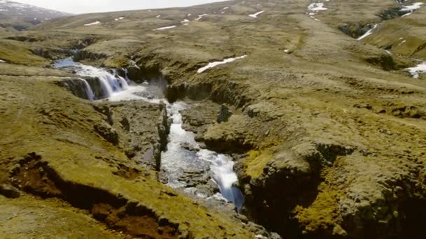 Aerial Panorama View of Side of a Vast Mountain Fields and Majestic  Rivers — Stockvideo