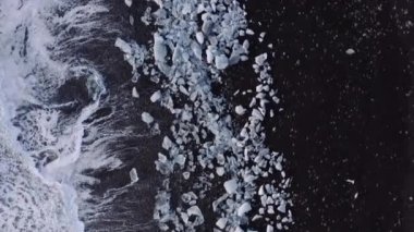 İzlanda 'nın Elmas Sahili üzerinde İHA