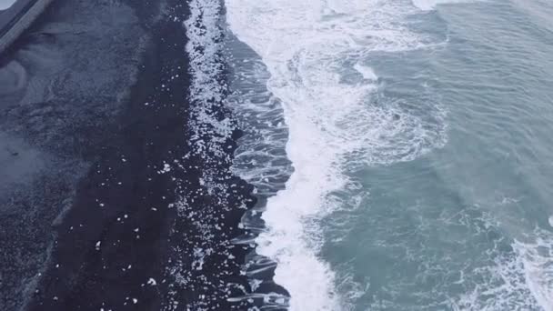 Drone over Diamond Beach near glacier lagoon of Iceland — Stock video