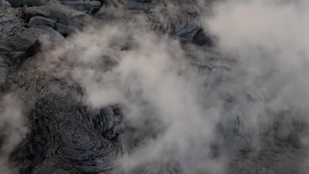 Lava endurecida flui de romper o vulcão Fagradalsfjall na Península de Reykjanes — Vídeo de Stock