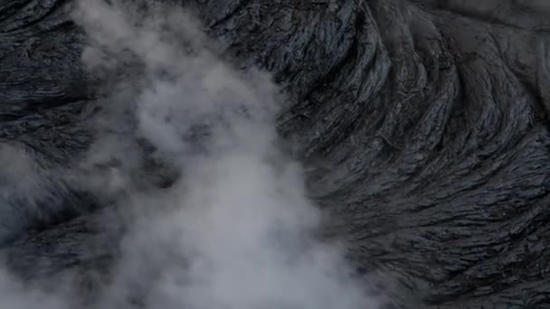 Reykjanes Yarımadası 'ndaki Fagradalsfall Volkanı' ndan Sertleştirilmiş Lava Akışı — Stok video