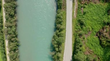 İHA Uçuş Nehri Boş Yol 'un Yanından Geçiyor