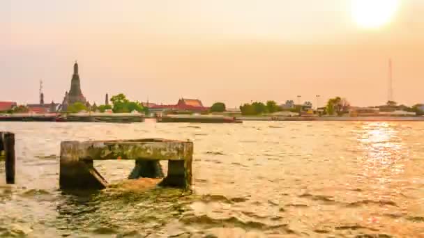 Floden wat arun templet i soluppgången — Stockvideo