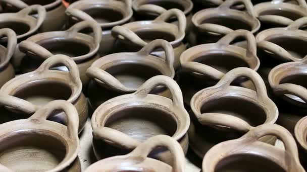 Muchas artesanías de cerámica — Vídeo de stock