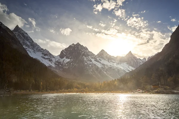 Snow mountain sichuan — Stockfoto